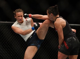 Michelle Waterson feet photo thumbnail