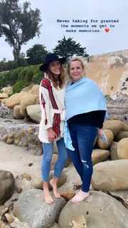 Shantel VanSanten feet photo thumbnail