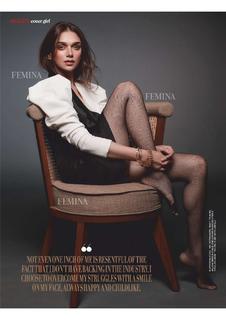 Aditi Rao Hydari feet photo thumbnail