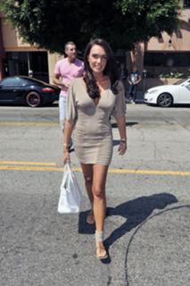 Tamara Ecclestone feet photo thumbnail