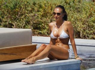 Tamara Ecclestone feet photo thumbnail