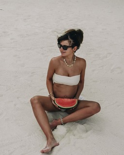 Anna Lewandowska feet photo thumbnail
