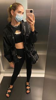 Chiara Ferragni feet photo thumbnail