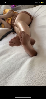 Natalie Noel Mariduena feet photo thumbnail