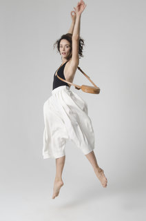 Abigail Spencer feet photo thumbnail