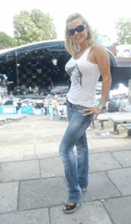 Dorota Rabczewska feet photo thumbnail