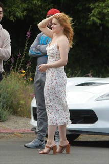 Ariel Winter feet photo thumbnail