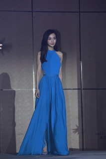 Angelababy feet photo thumbnail