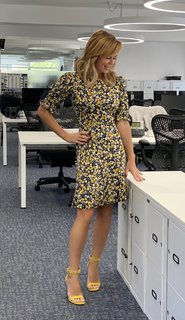 Amanda Holden feet photo thumbnail