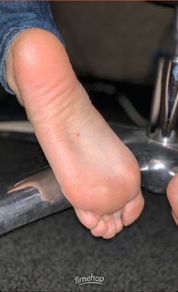 Kyle Unfug feet photo thumbnail