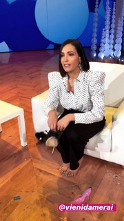 Caterina Balivo feet photo thumbnail