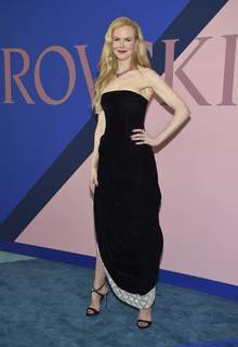 Nicole Kidman feet photo thumbnail