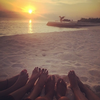 Sonam Kapoor feet photo thumbnail