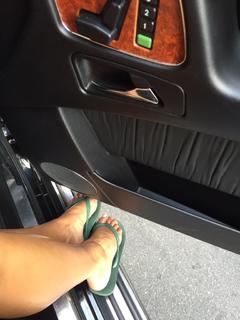 Kelly Bensimon feet photo thumbnail