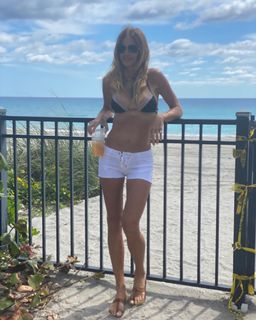 Kelly Bensimon feet photo thumbnail