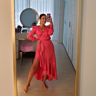 Paula Echevarría feet photo thumbnail
