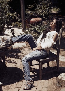 Camila Cabello feet photo thumbnail