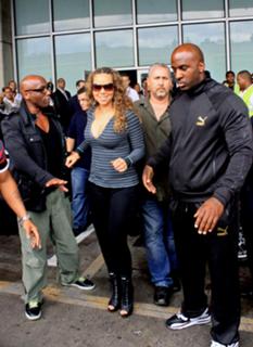 Mariah Carey feet photo thumbnail