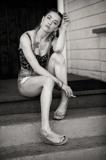 Amber Heard feet photo thumbnail