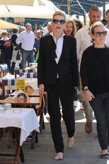 Cate Blanchett feet photo thumbnail