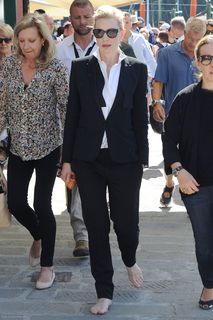 Cate Blanchett feet photo thumbnail