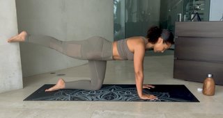 Alicia Keys feet photo thumbnail