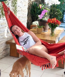 Paolla Oliveira feet photo thumbnail
