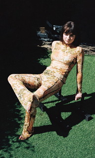 Maisie Williams feet photo thumbnail