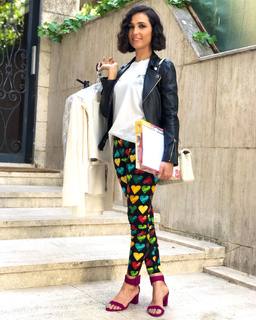 Caterina Balivo feet photo thumbnail
