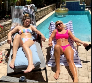 Amanda Saccomanno feet photo thumbnail