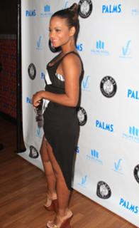 Christina Milian feet photo thumbnail