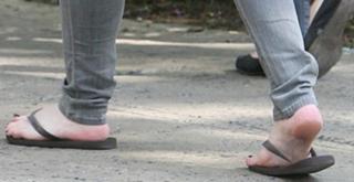 Michelle Trachtenberg feet photo thumbnail