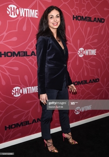 Morena Baccarin feet photo thumbnail