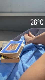 Ludovica Pagani feet photo thumbnail