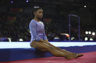 Simone Biles feet photo thumbnail