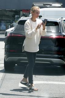 Diane Kruger feet photo thumbnail