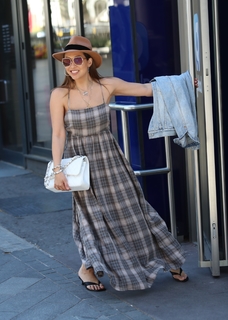 Myleene Klass feet photo thumbnail