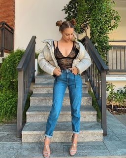 Xenia Tchoumitcheva feet photo thumbnail