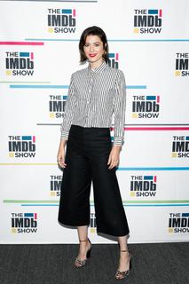 Mary Elizabeth Winstead feet photo thumbnail