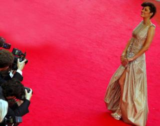 Marion Cotillard feet photo thumbnail