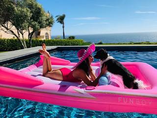 Nina Dobrev feet photo thumbnail