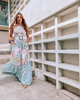 Athina Oikonomakou feet photo thumbnail