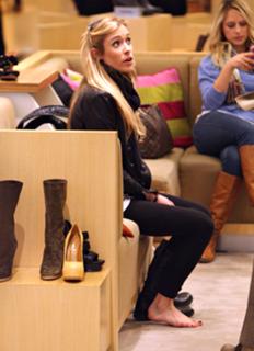 Kristin Cavallari feet photo thumbnail