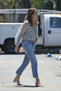 Cindy Crawford feet photo thumbnail