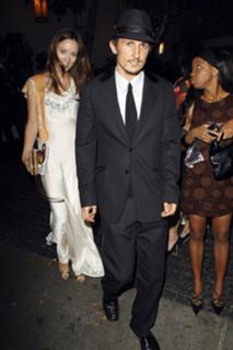 Olivia Wilde feet photo thumbnail