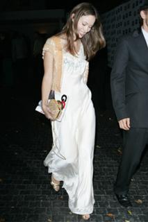 Olivia Wilde feet photo thumbnail