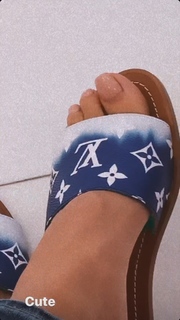 Nabilla Benattia feet photo thumbnail