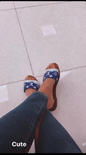 Nabilla Benattia feet photo thumbnail