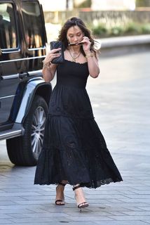 Myleene Klass feet photo thumbnail