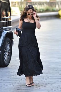 Myleene Klass feet photo thumbnail